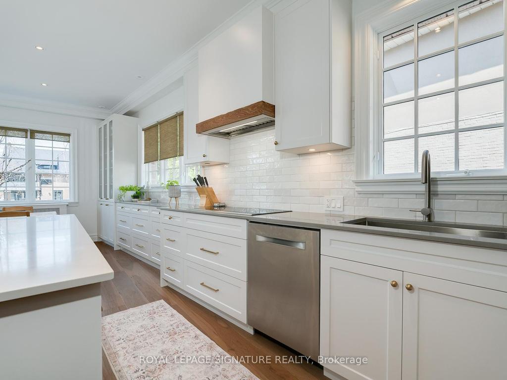 









18


Weybourne

Crescent,
Toronto,




ON
M4N 2R3

