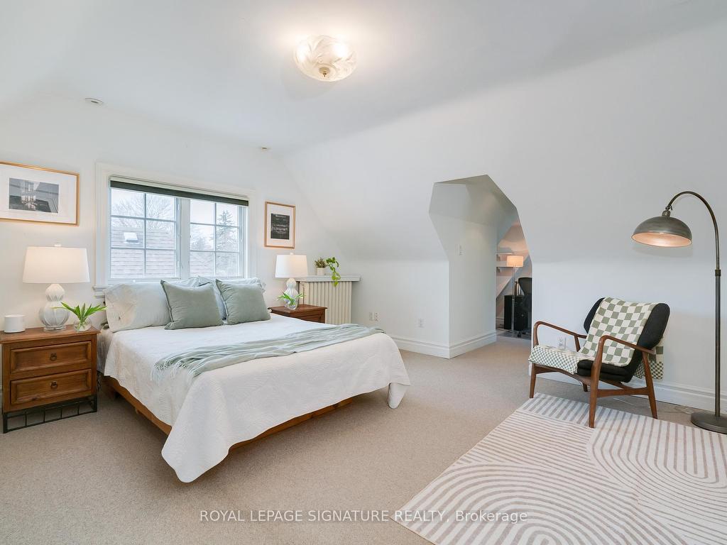 









18


Weybourne

Crescent,
Toronto,




ON
M4N 2R3

