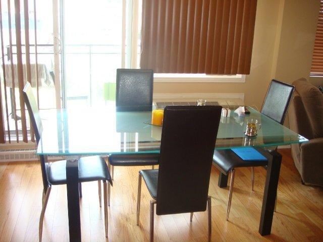 









1280


Rue St-Jacques

, 802,
Montréal (Ville-Marie),




QC
H3C0G3

