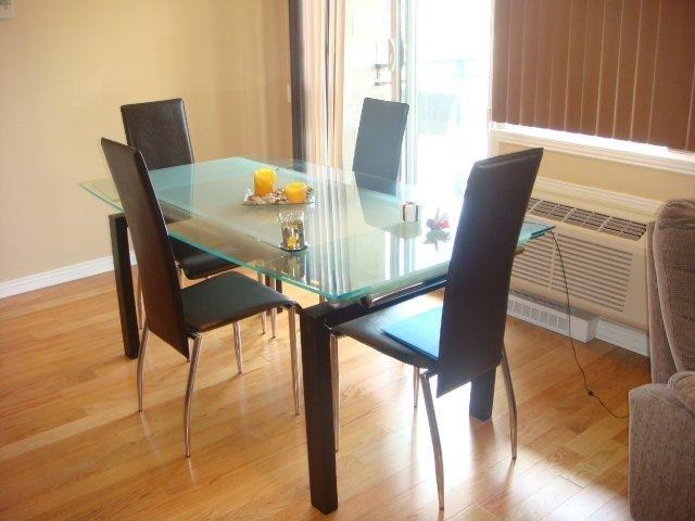 









1280


Rue St-Jacques

, 802,
Montréal (Ville-Marie),




QC
H3C0G3

