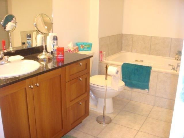 









1280


Rue St-Jacques

, 802,
Montréal (Ville-Marie),




QC
H3C0G3

