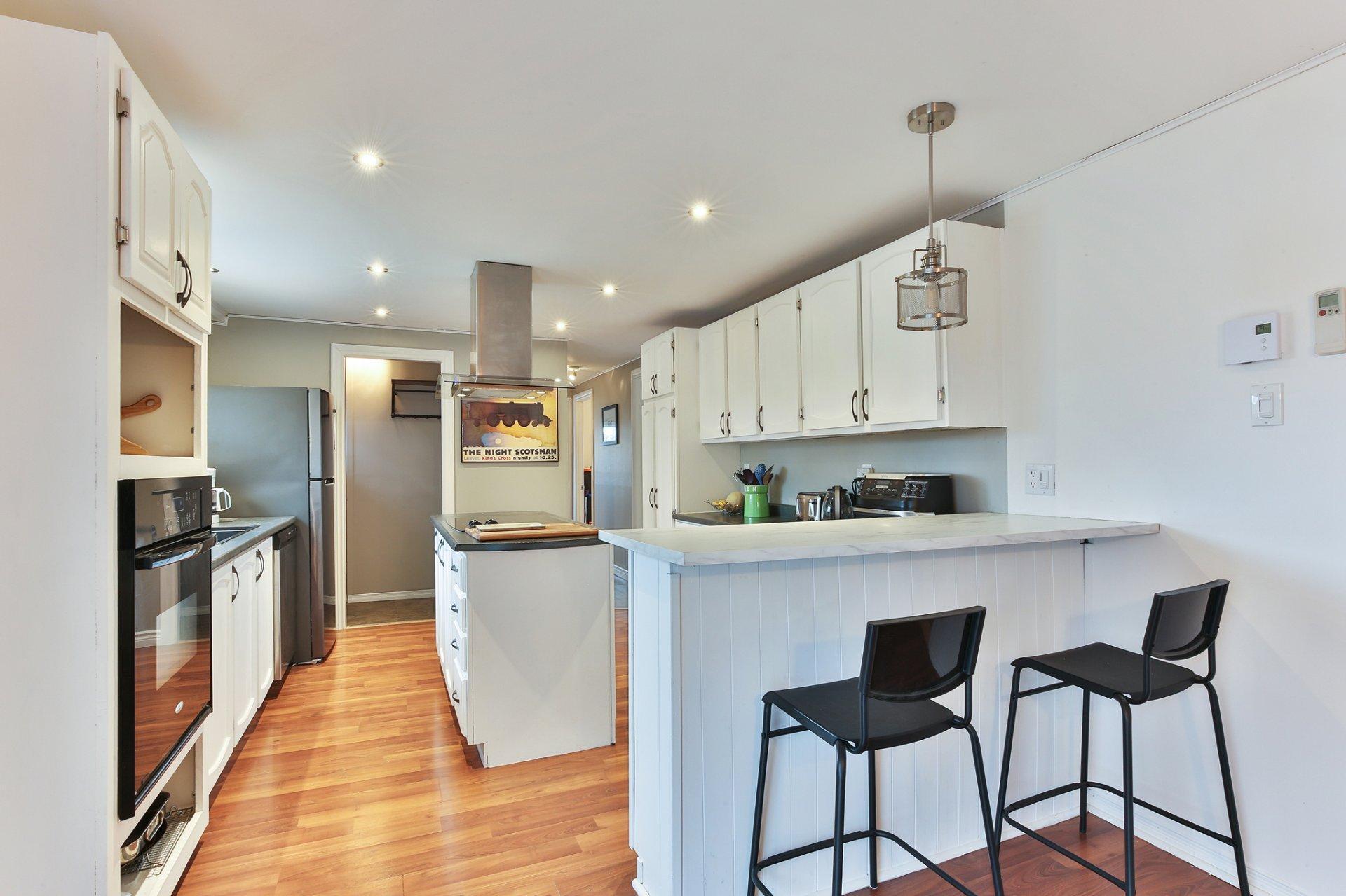 









3


Rue Laporte

,
Saint-Jean-sur-Richelieu,




QC
J2Y1A5

