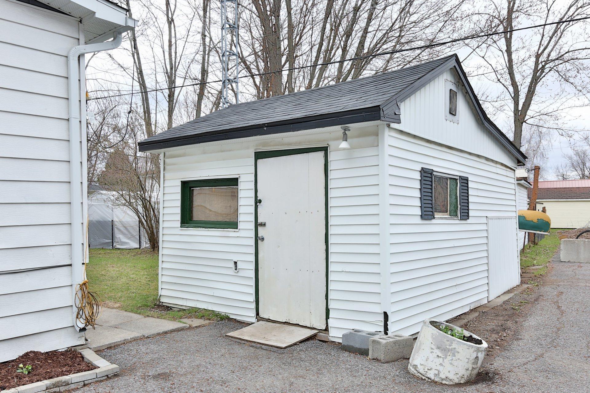 









3


Rue Laporte

,
Saint-Jean-sur-Richelieu,




QC
J2Y1A5

