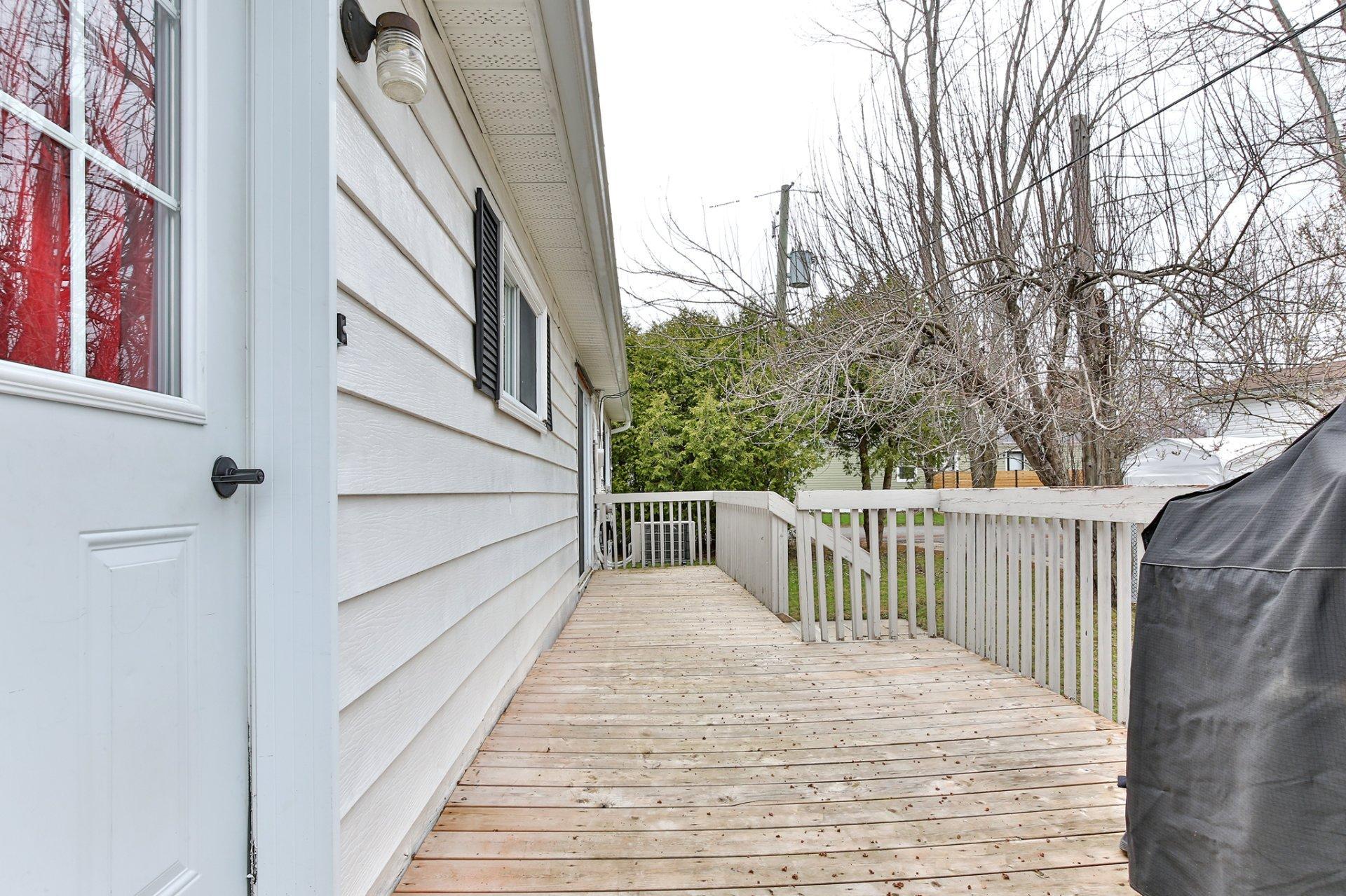 









3


Rue Laporte

,
Saint-Jean-sur-Richelieu,




QC
J2Y1A5


