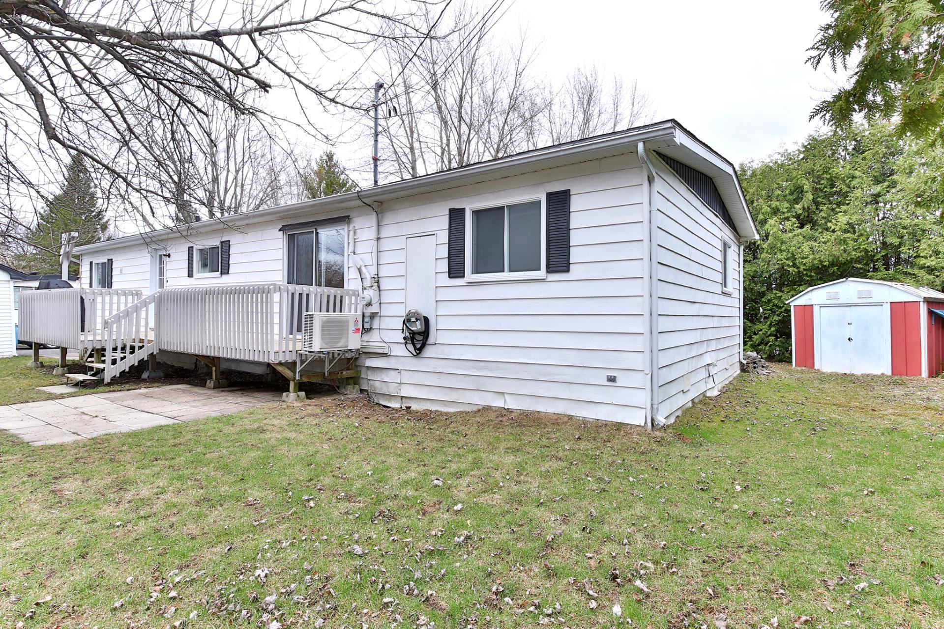 









3


Rue Laporte

,
Saint-Jean-sur-Richelieu,




QC
J2Y1A5

