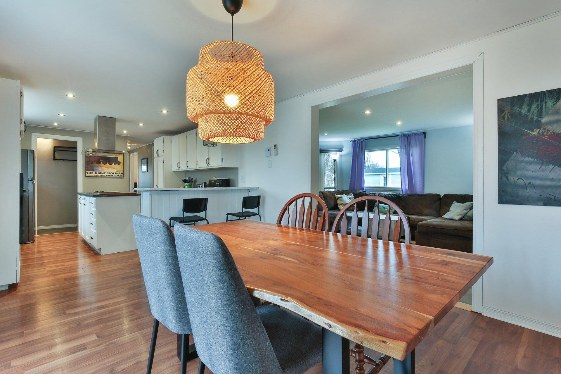 









3


Rue Laporte

,
Saint-Jean-sur-Richelieu,




QC
J2Y1A5

