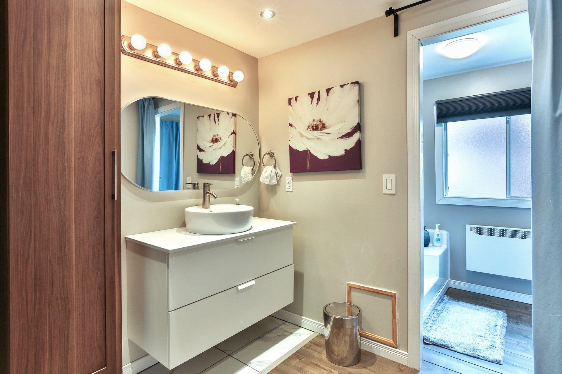 









3


Rue Laporte

,
Saint-Jean-sur-Richelieu,




QC
J2Y1A5

