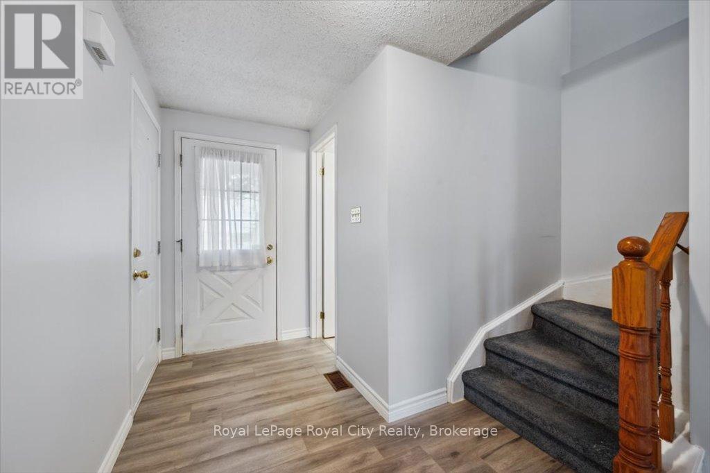 












118 COLE ROAD

,
Guelph (Kortright West),




Ontario
N1G4S3

