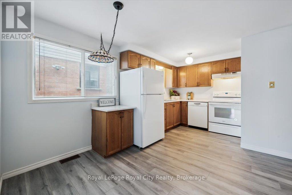 












118 COLE ROAD

,
Guelph (Kortright West),




Ontario
N1G4S3

