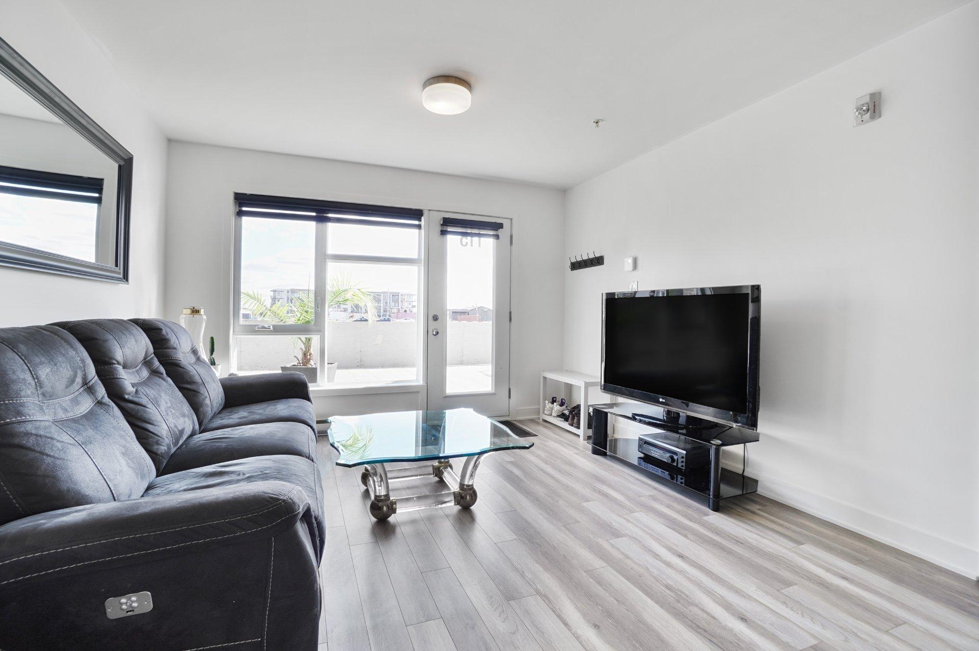 









6300


Rue de Chambéry

, 115,
Brossard,




QC
J4Z0N7

