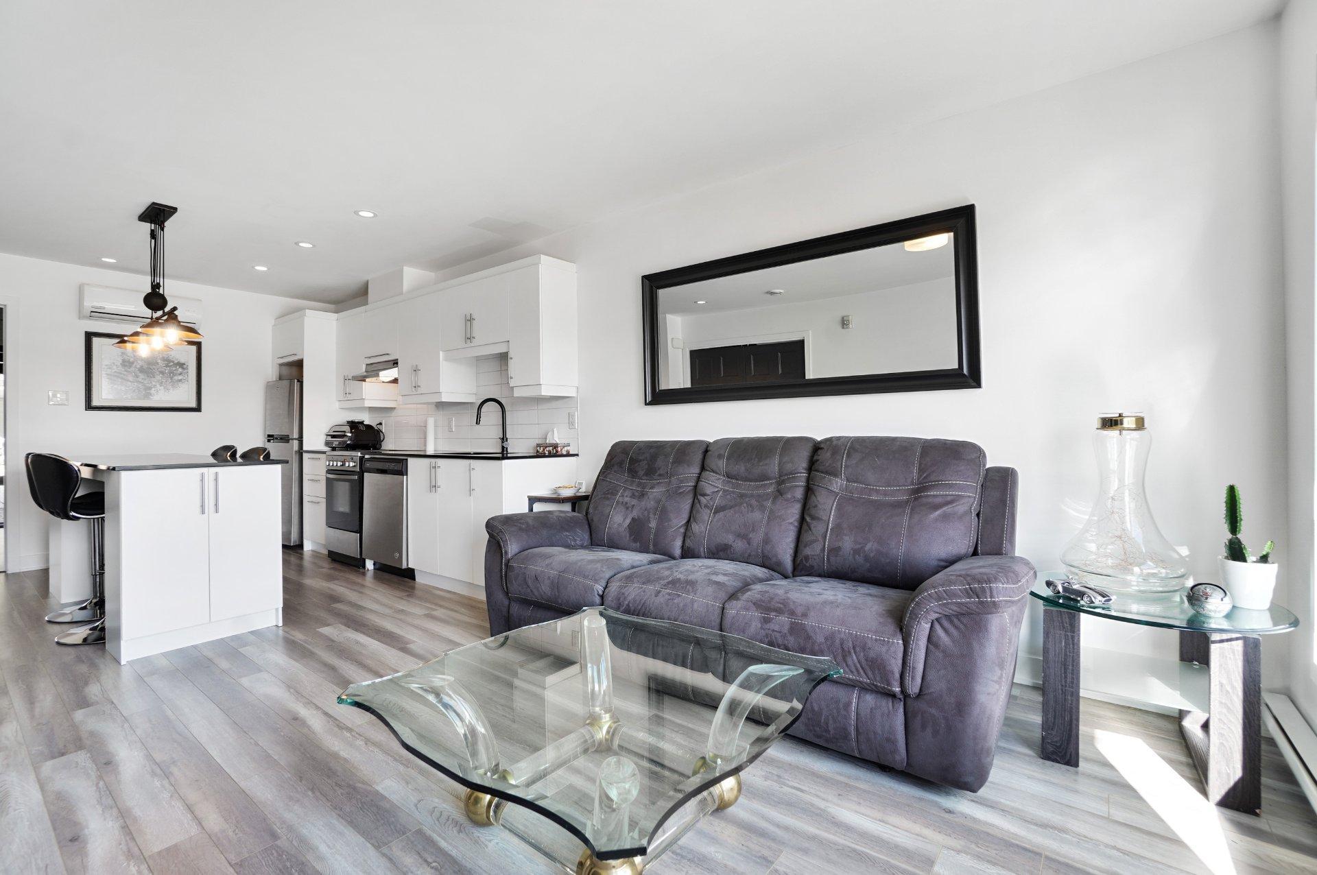 









6300


Rue de Chambéry

, 115,
Brossard,




QC
J4Z0N7

