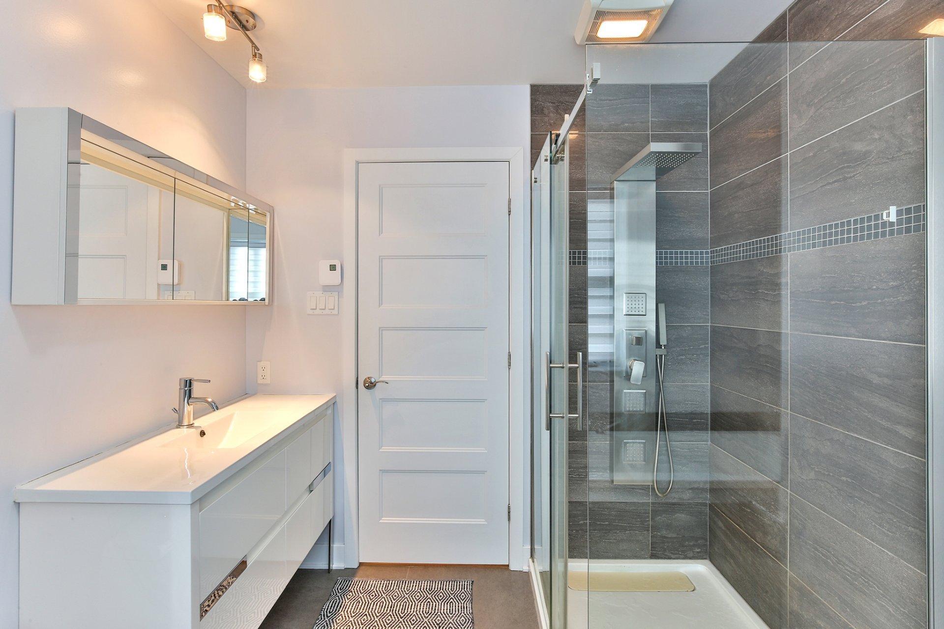 









101


Rue Principale

,
Saint-Mathieu,




QC
J0L2H0

