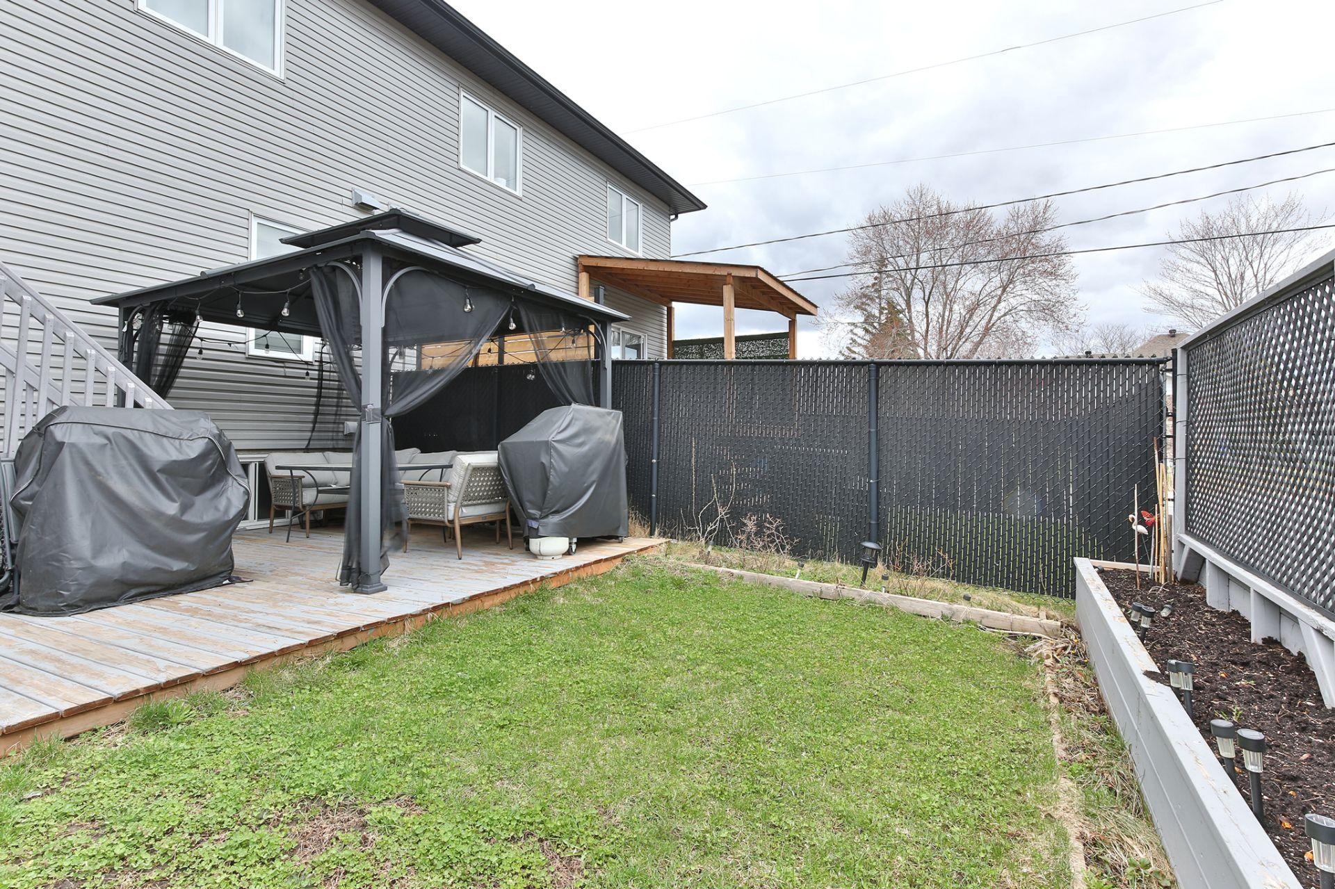 









101


Rue Principale

,
Saint-Mathieu,




QC
J0L2H0

