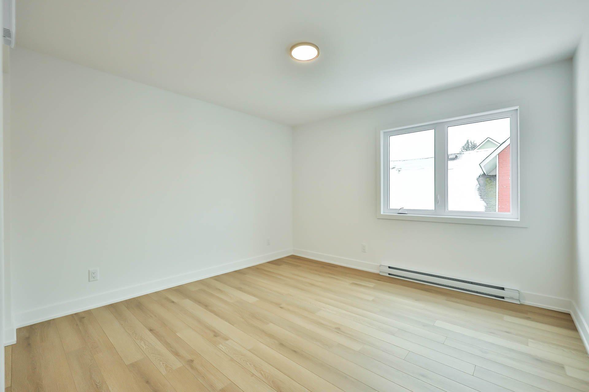 









169


Rue Dorchester

, 2,
Gatineau (Buckingham),




QC
J8L1L5


