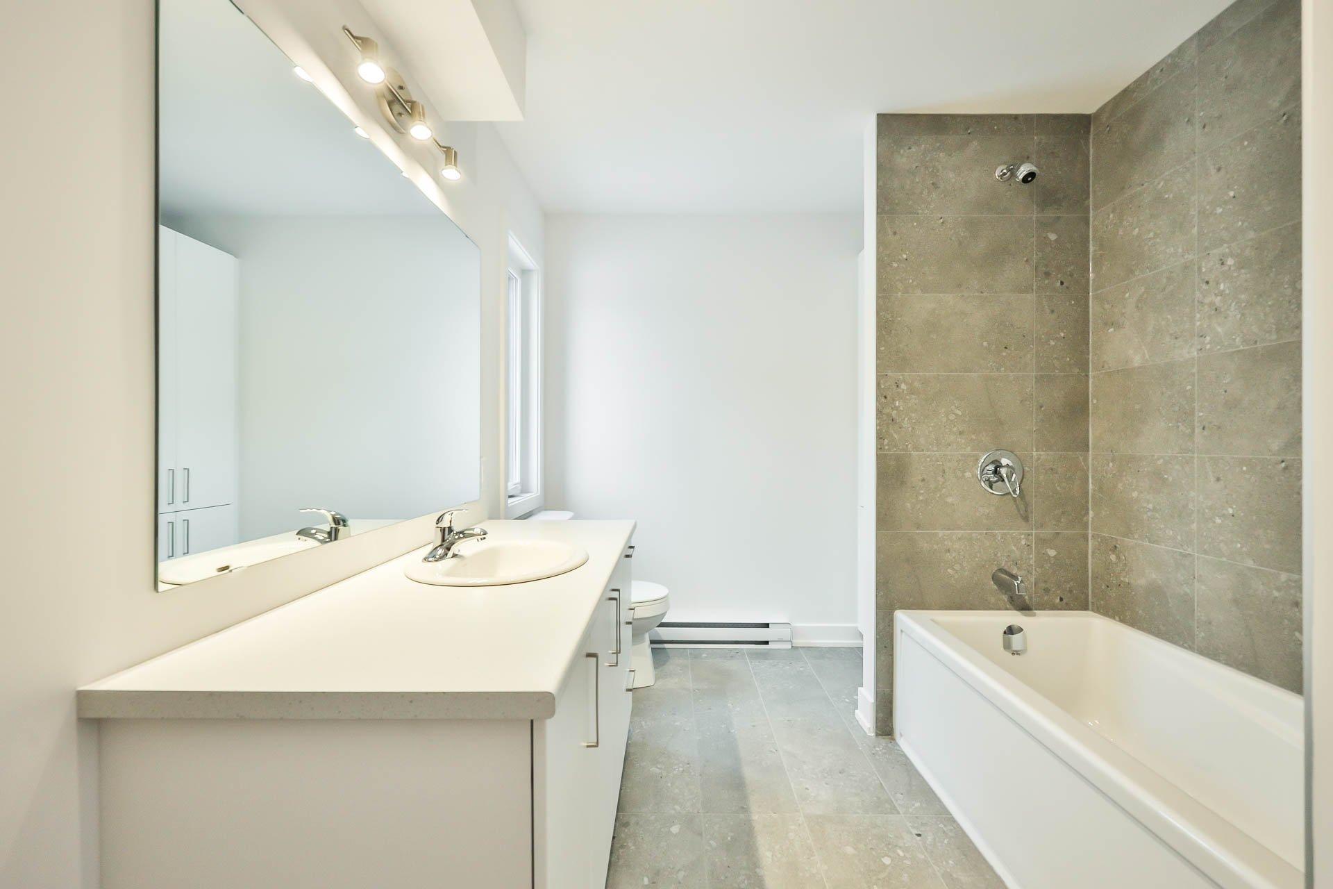 









169


Rue Dorchester

, 2,
Gatineau (Buckingham),




QC
J8L1L5

