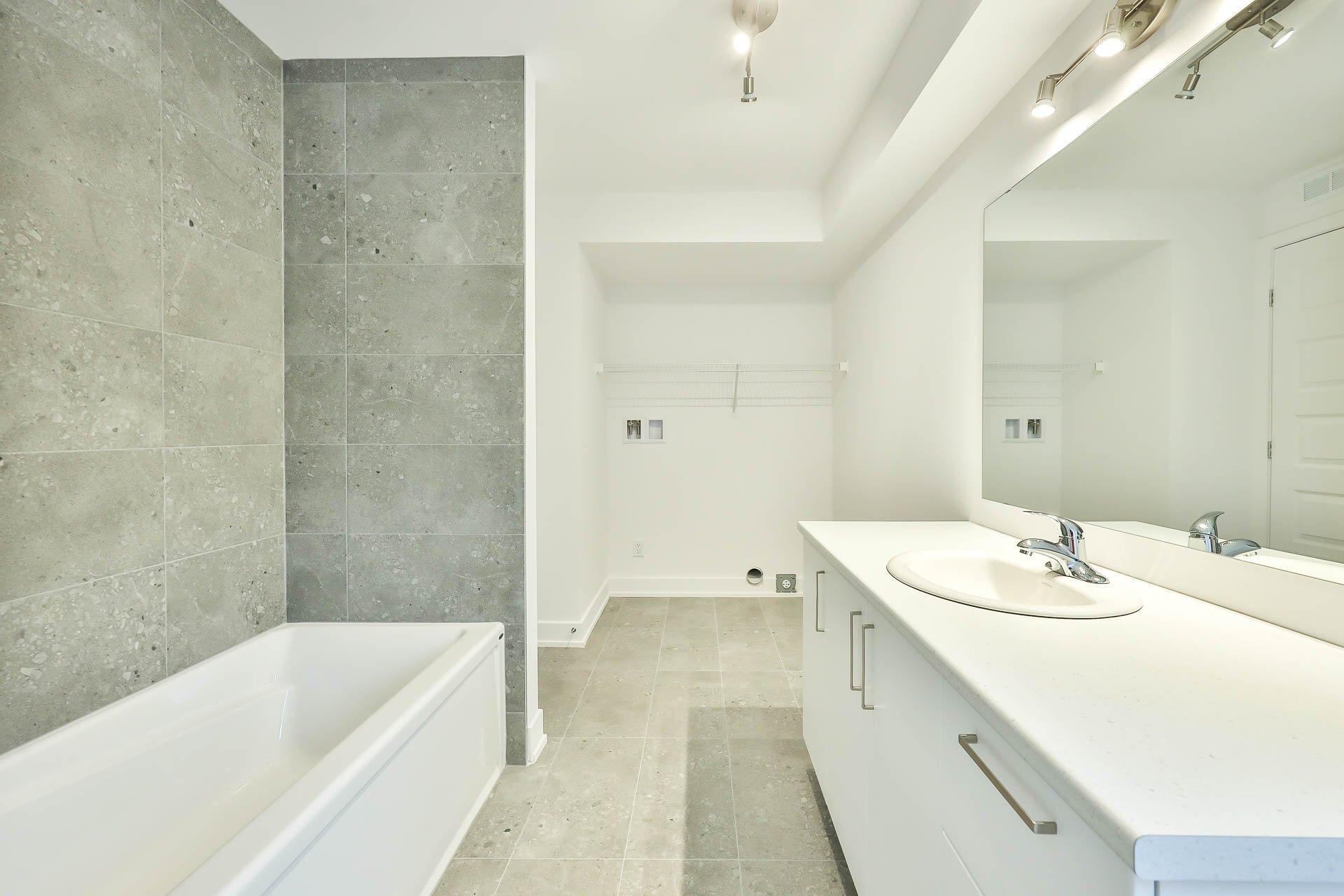 









169


Rue Dorchester

, 2,
Gatineau (Buckingham),




QC
J8L1L5

