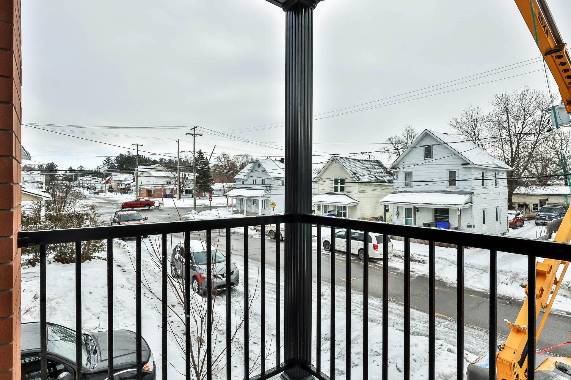 









169


Rue Dorchester

, 2,
Gatineau (Buckingham),




QC
J8L1L5

