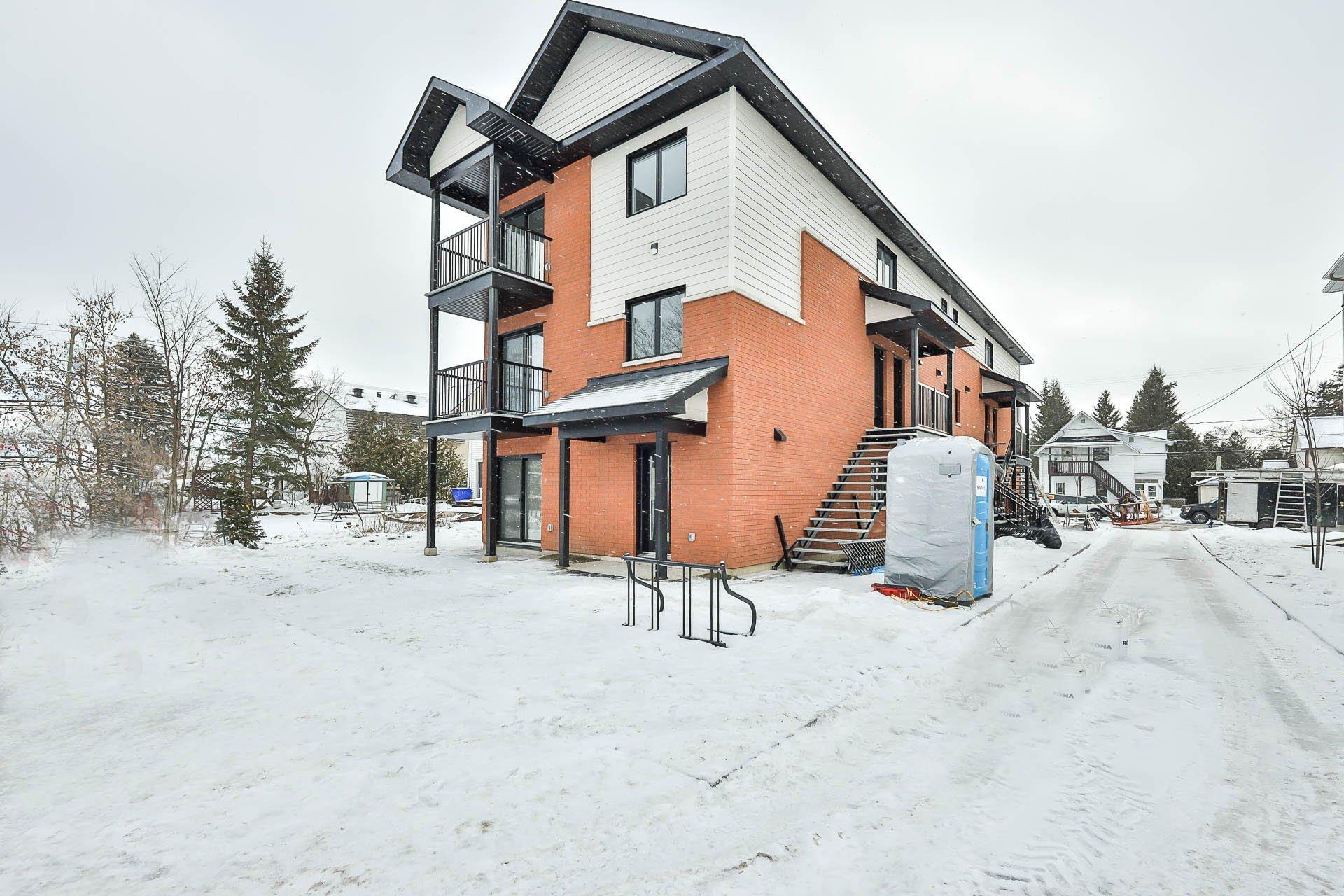 









169


Rue Dorchester

, 2,
Gatineau (Buckingham),




QC
J8L1L5

