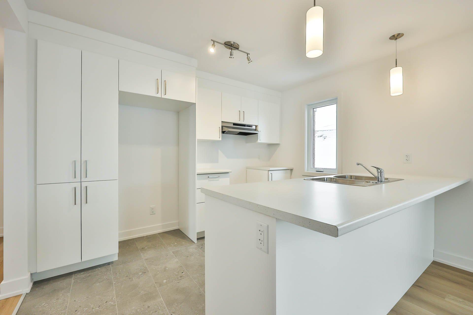 









169


Rue Dorchester

, 2,
Gatineau (Buckingham),




QC
J8L1L5

