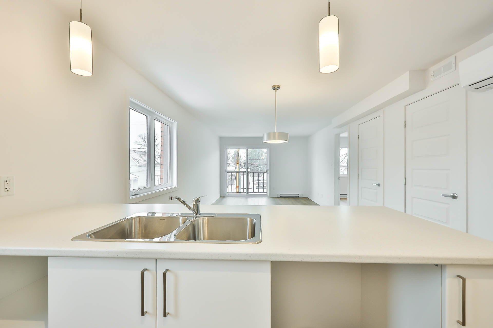 









169


Rue Dorchester

, 2,
Gatineau (Buckingham),




QC
J8L1L5

