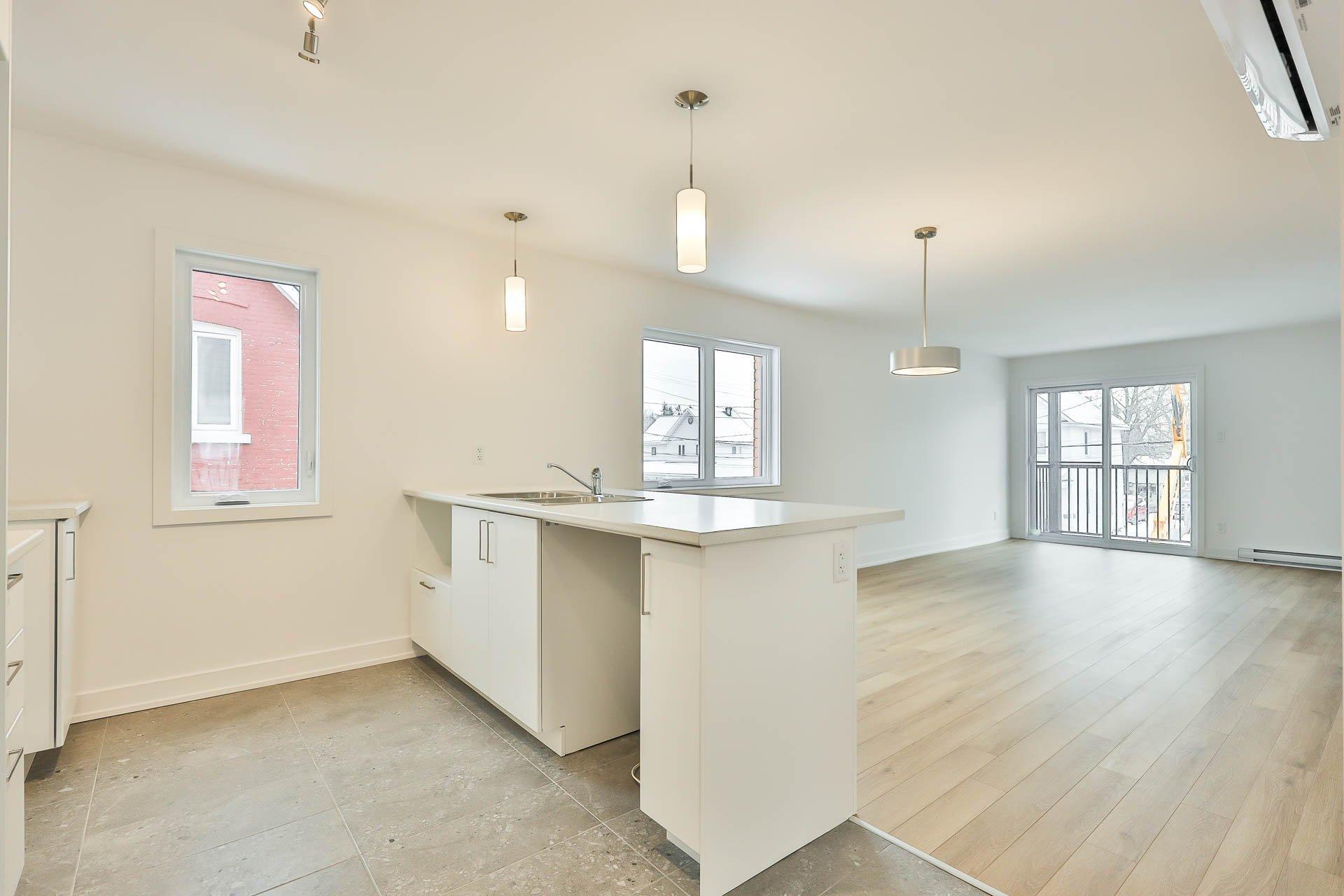 









169


Rue Dorchester

, 2,
Gatineau (Buckingham),




QC
J8L1L5

