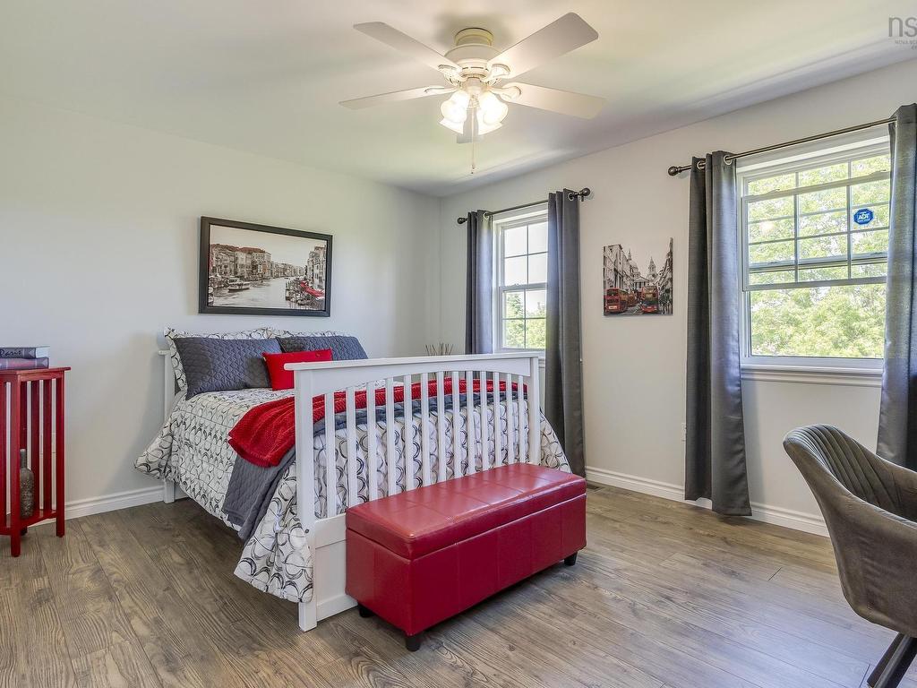 












36 George Samuel Drive

,
Hammonds Plains,




NS
B4B 1L9

