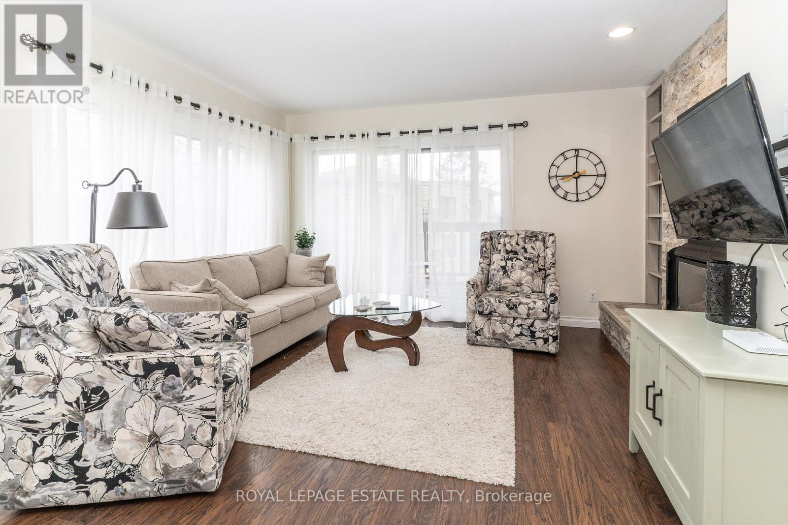 












201 - 27 DEERHURST DRIVE

,
Huntsville,




Ontario
P1H1A9

