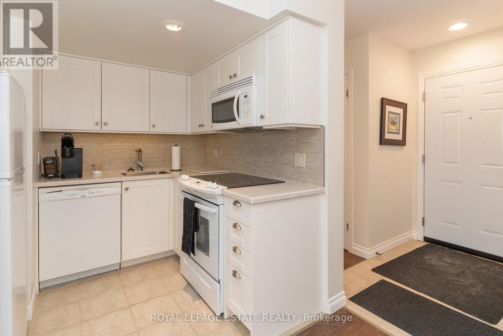 












201 - 27 DEERHURST DRIVE

,
Huntsville,




Ontario
P1H1A9


