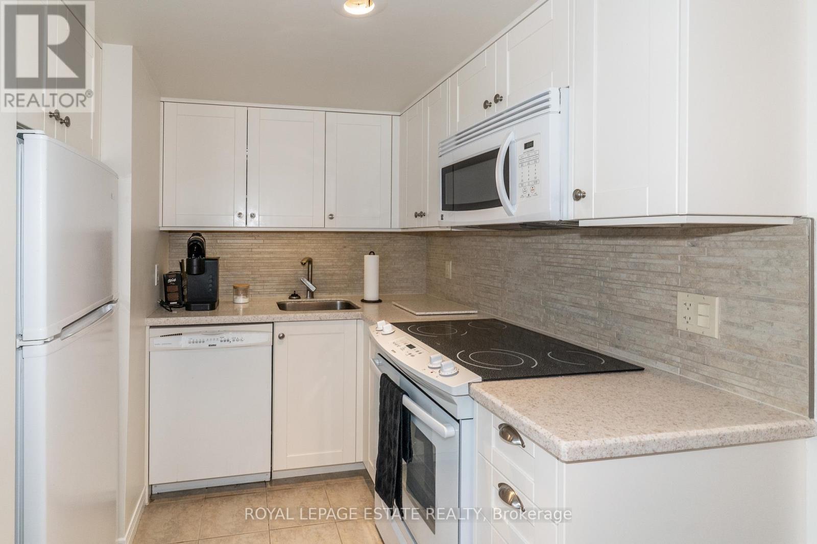 












201 - 27 DEERHURST DRIVE

,
Huntsville,




Ontario
P1H1A9

