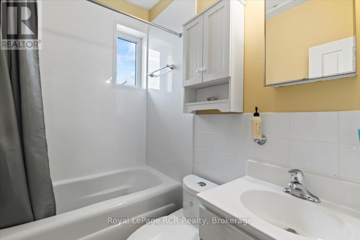 












148 4TH STREET SW

,
Arran-Elderslie,




Ontario
N0G1L0

