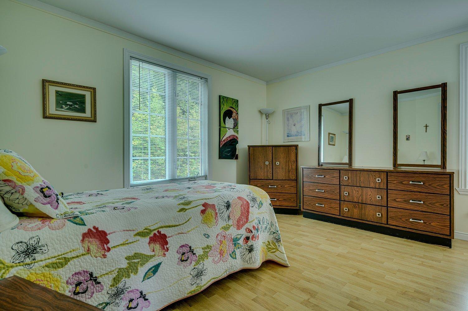 









132


Ch. Fournel

,
Sainte-Anne-des-Lacs,




QC
J0R1B0

