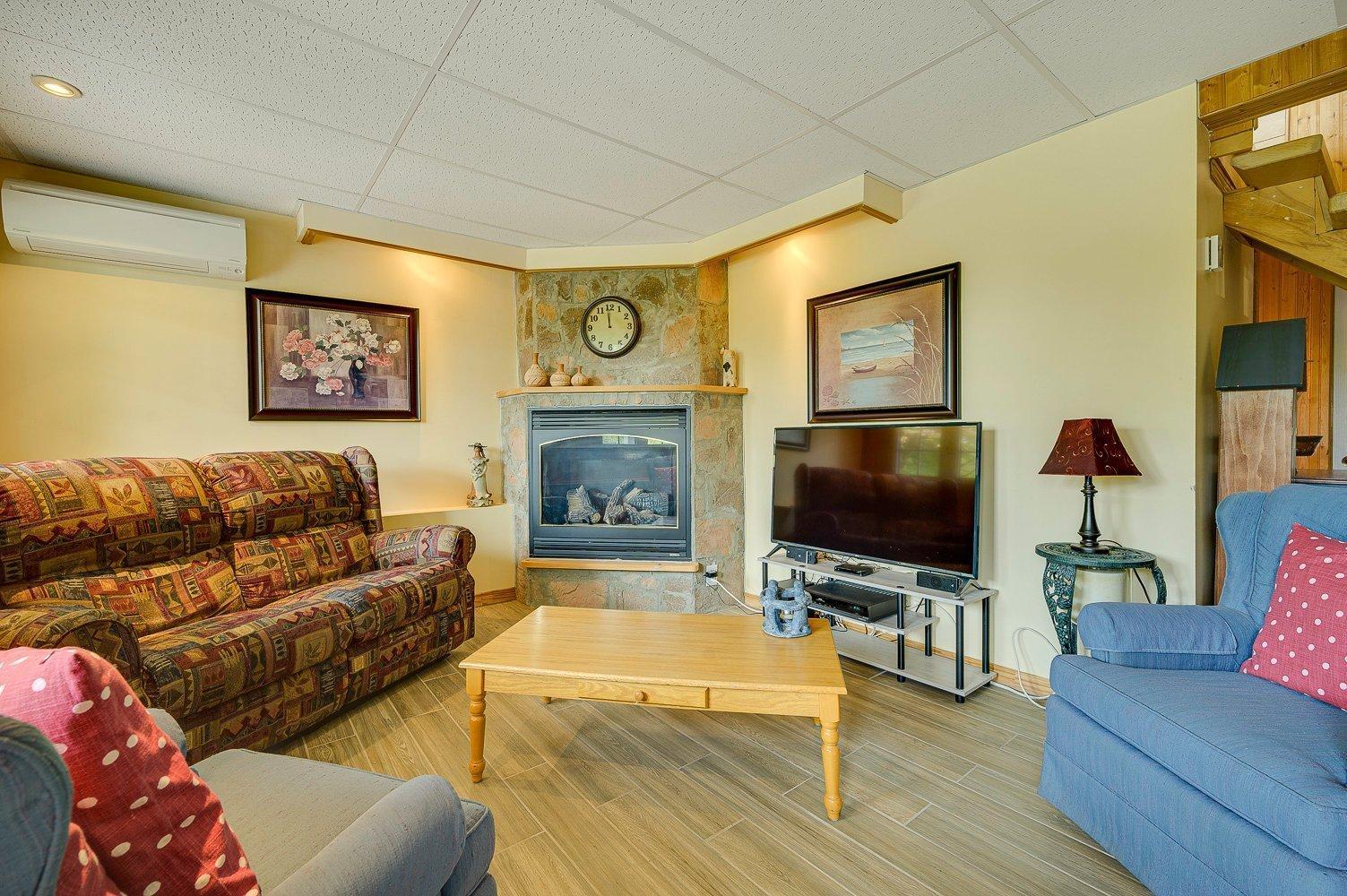 









132


Ch. Fournel

,
Sainte-Anne-des-Lacs,




QC
J0R1B0

