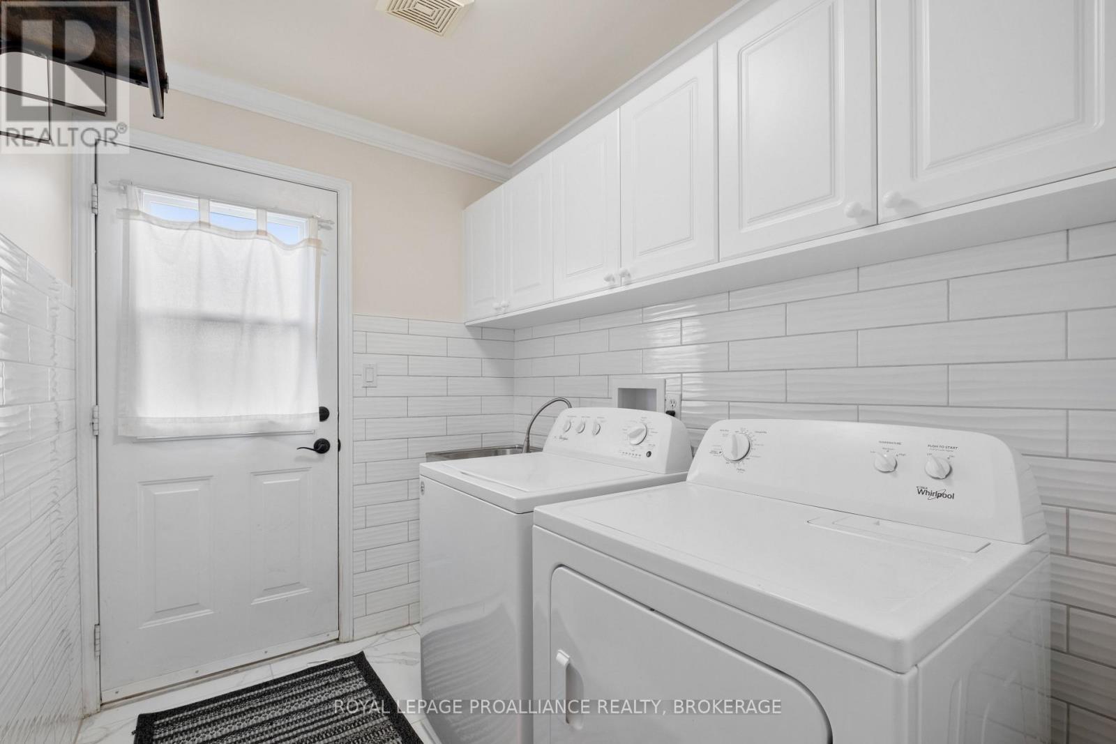 












1105 LYDIA COURT

,
Kingston (North of Taylor-Kidd Blvd),




Ontario
K7P3G1

