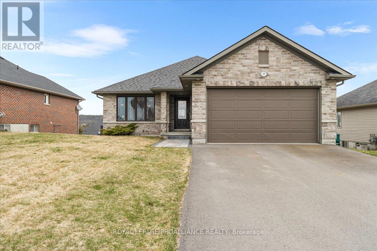 












19 ROSEWOOD DRIVE

,
Quinte West (Frankford Ward),




Ontario
K0K2C0


