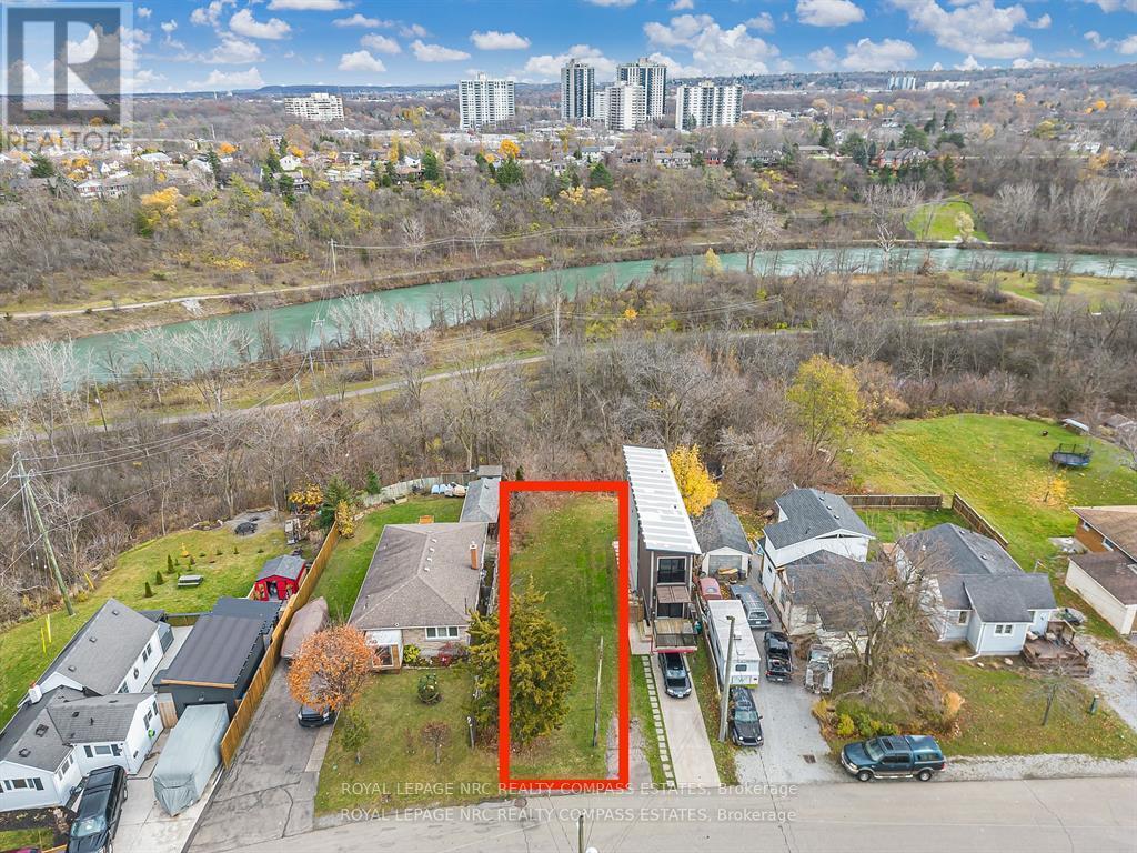 












15 HILLVIEW ROAD N

,
St. Catharines (Western Hill),







Ontario
L2S1S1

