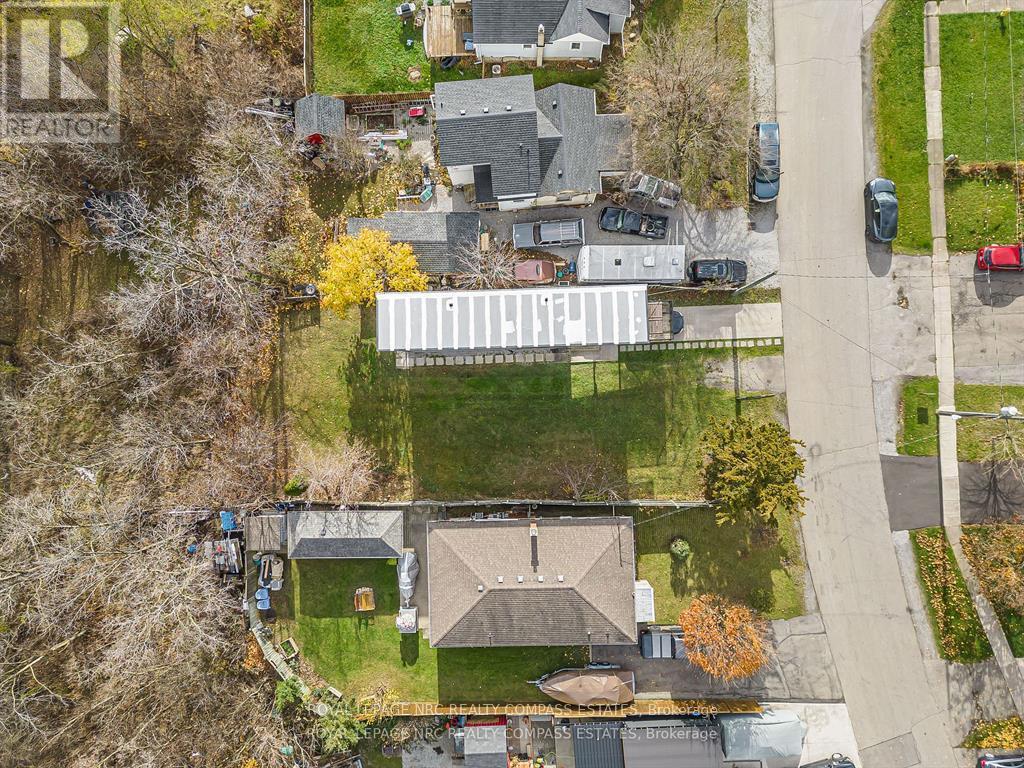 












15 HILLVIEW ROAD N

,
St. Catharines (Western Hill),







Ontario
L2S1S1

