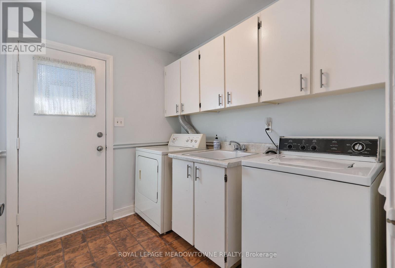 












5344 DURIE ROAD

,
Mississauga,




Ontario
L5M2C7

