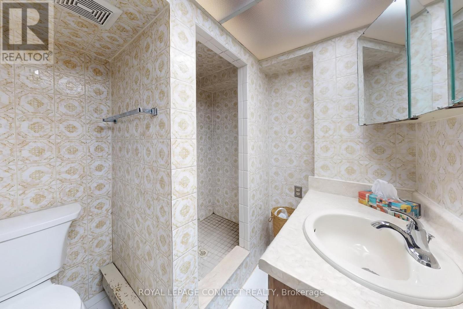 












20 BRINLOOR BOULEVARD

,
Toronto,




Ontario
M1M1L2


