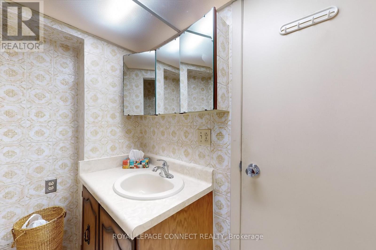 












20 BRINLOOR BOULEVARD

,
Toronto,




Ontario
M1M1L2

