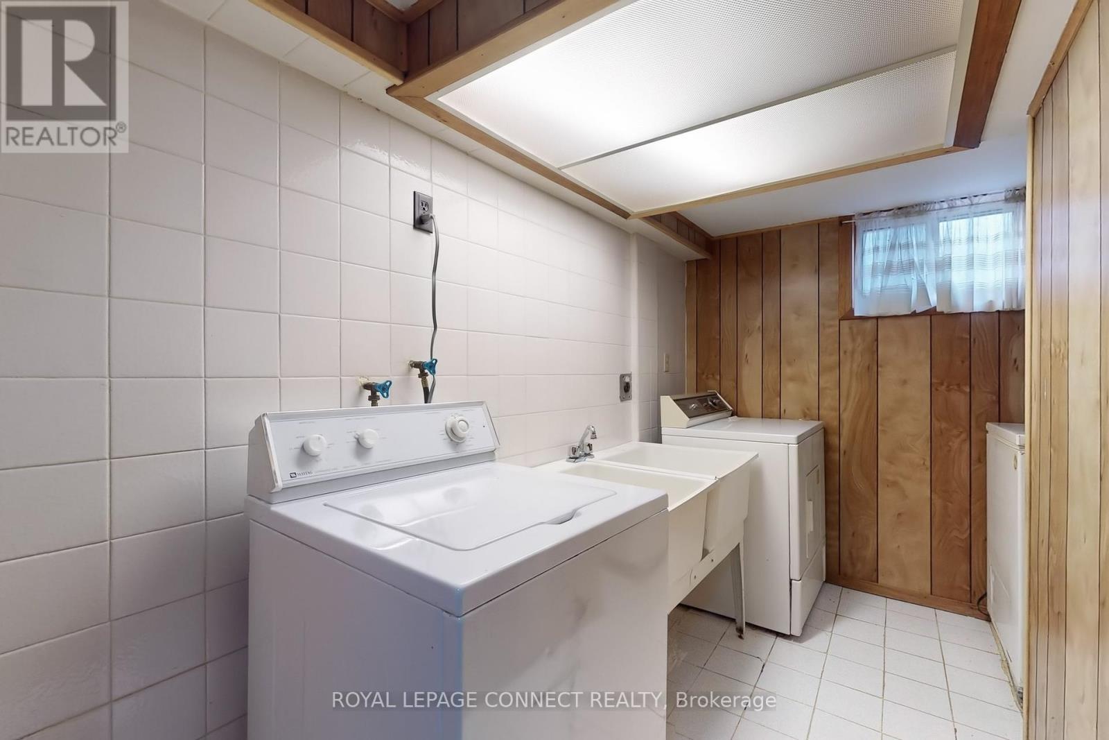 












20 BRINLOOR BOULEVARD

,
Toronto,




Ontario
M1M1L2

