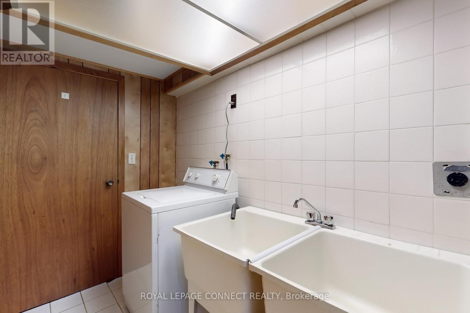 












20 BRINLOOR BOULEVARD

,
Toronto,




Ontario
M1M1L2

