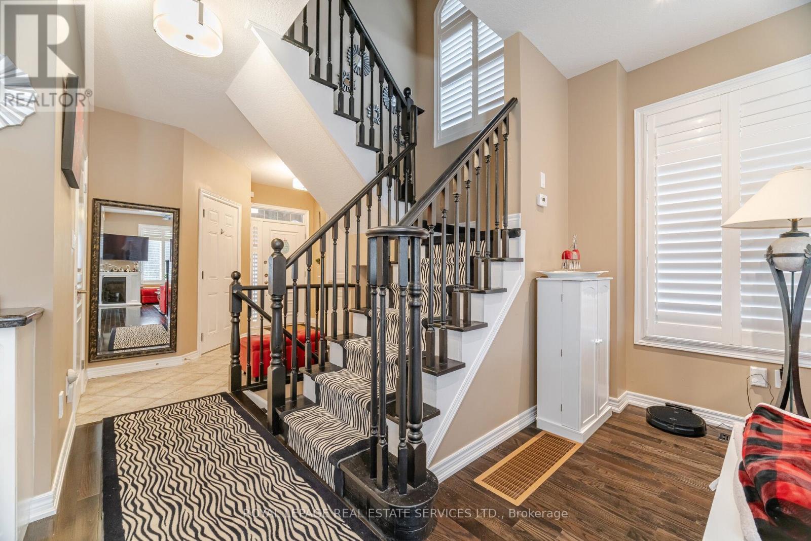 












54 OAKHAVEN PLACE

,
Hamilton,




Ontario
L9K0B6

