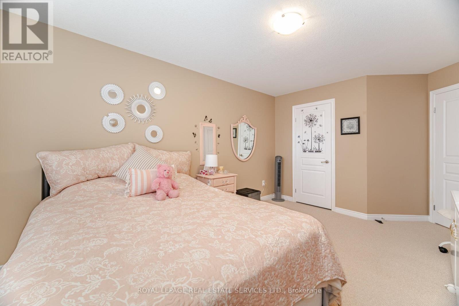 












54 OAKHAVEN PLACE

,
Hamilton,




Ontario
L9K0B6

