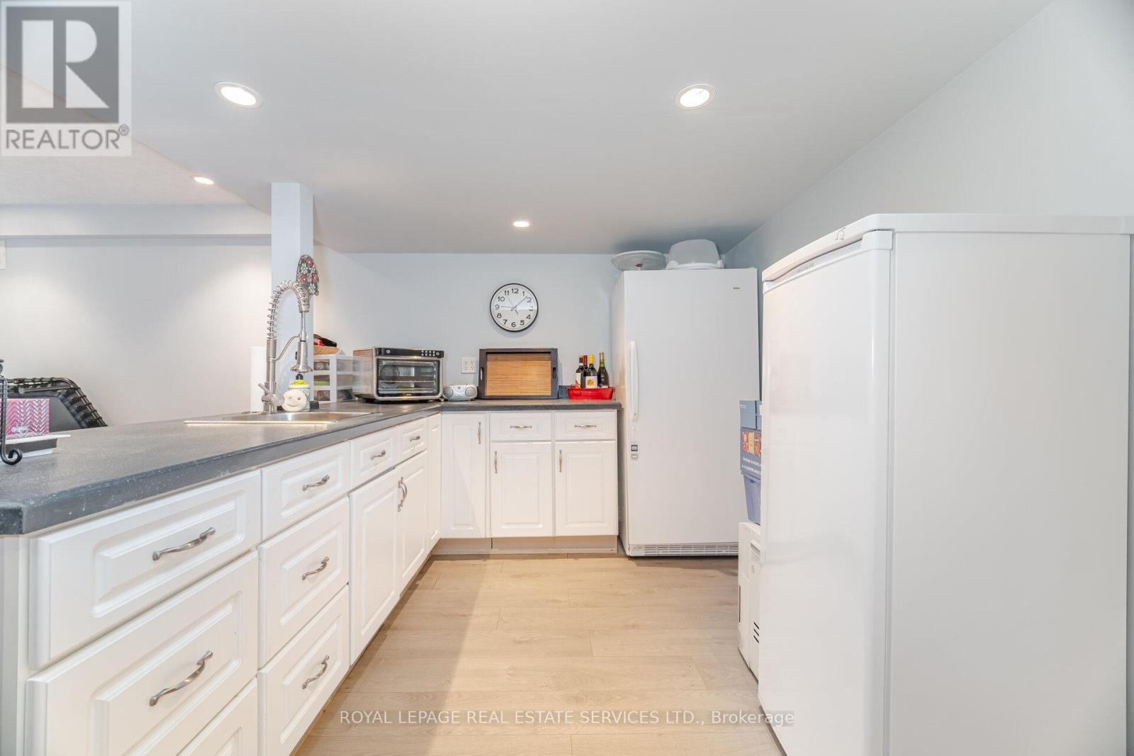 












54 OAKHAVEN PLACE

,
Hamilton,




Ontario
L9K0B6

