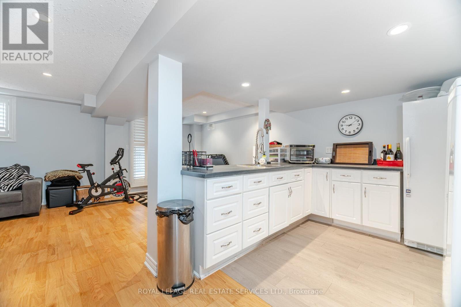 












54 OAKHAVEN PLACE

,
Hamilton,




Ontario
L9K0B6

