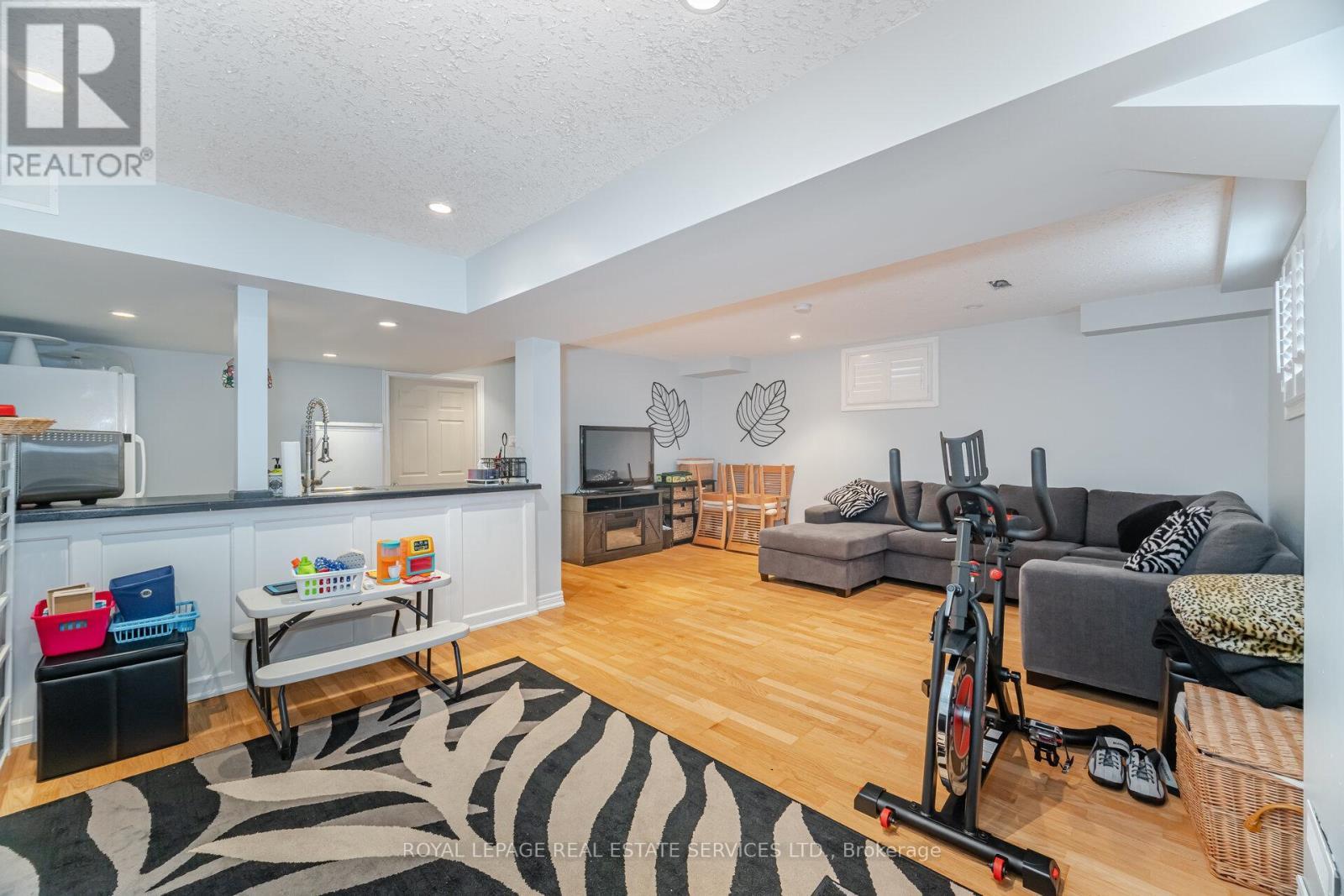 












54 OAKHAVEN PLACE

,
Hamilton,




Ontario
L9K0B6


