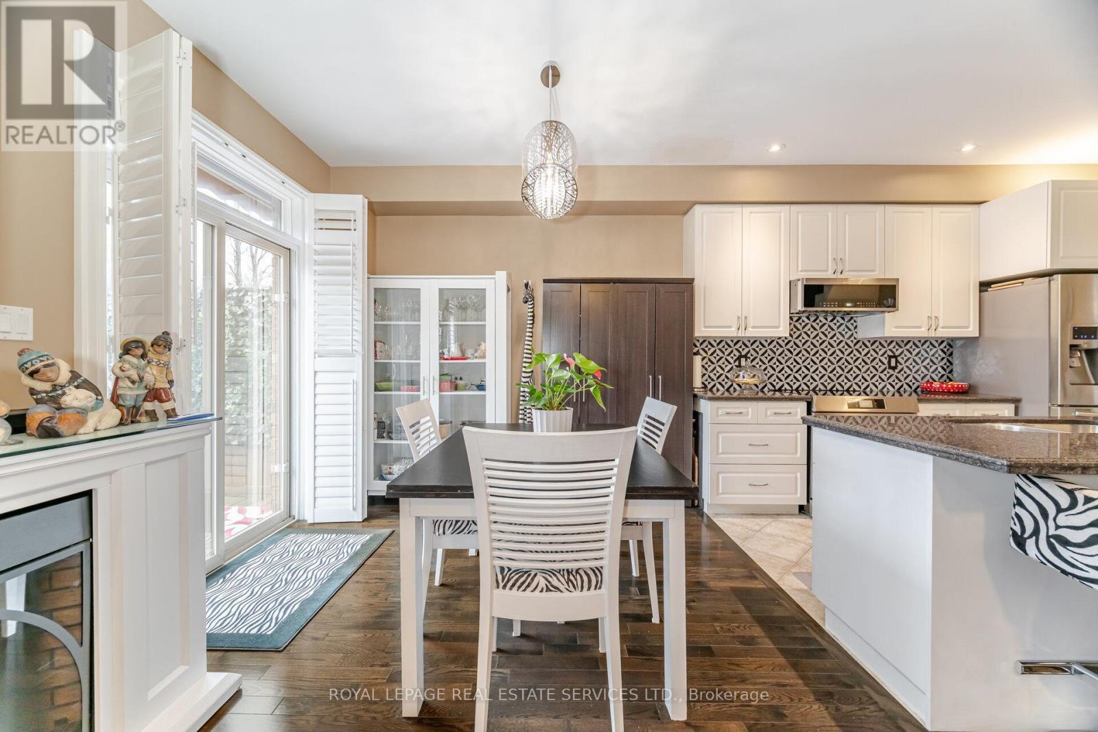 












54 OAKHAVEN PLACE

,
Hamilton,




Ontario
L9K0B6

