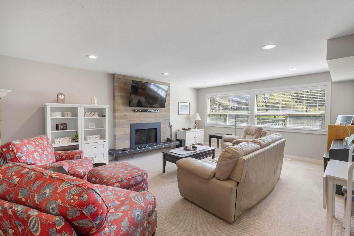 









980


Gerstmar

Road,
Kelowna,




BC
V1X 4B8

