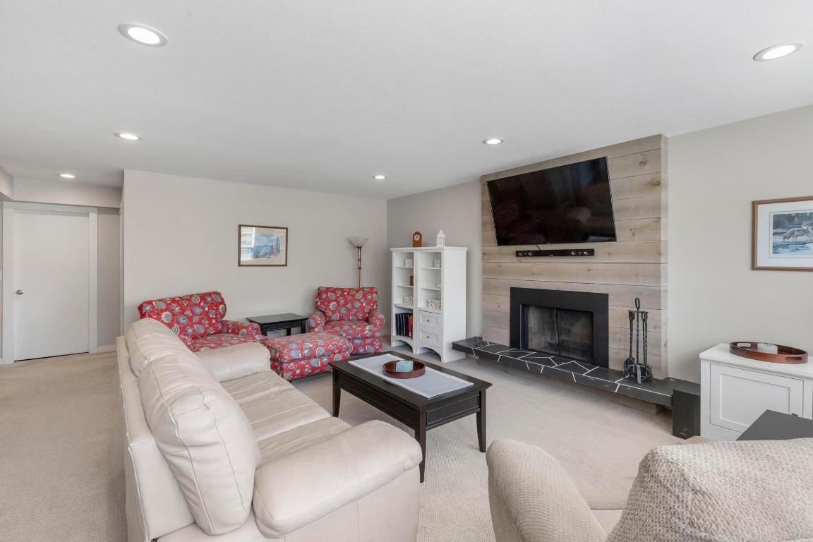 









980


Gerstmar

Road,
Kelowna,




BC
V1X 4B8

