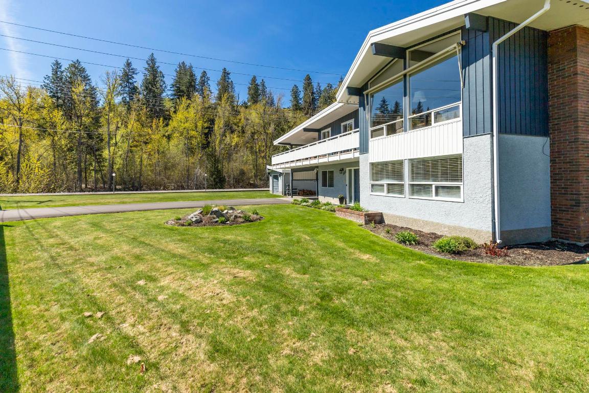 









980


Gerstmar

Road,
Kelowna,




BC
V1X 4B8


